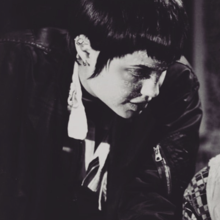 Screenshot of the movie "Hackers" showing Acid Burn demonstrating her new fancy RISC laptop that will revolutionize computing forever.